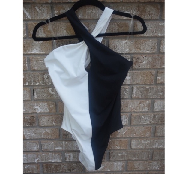 Amoressa Domino Jinx Twist One-Piece B&W Swimsuit - Picture 6 of 8